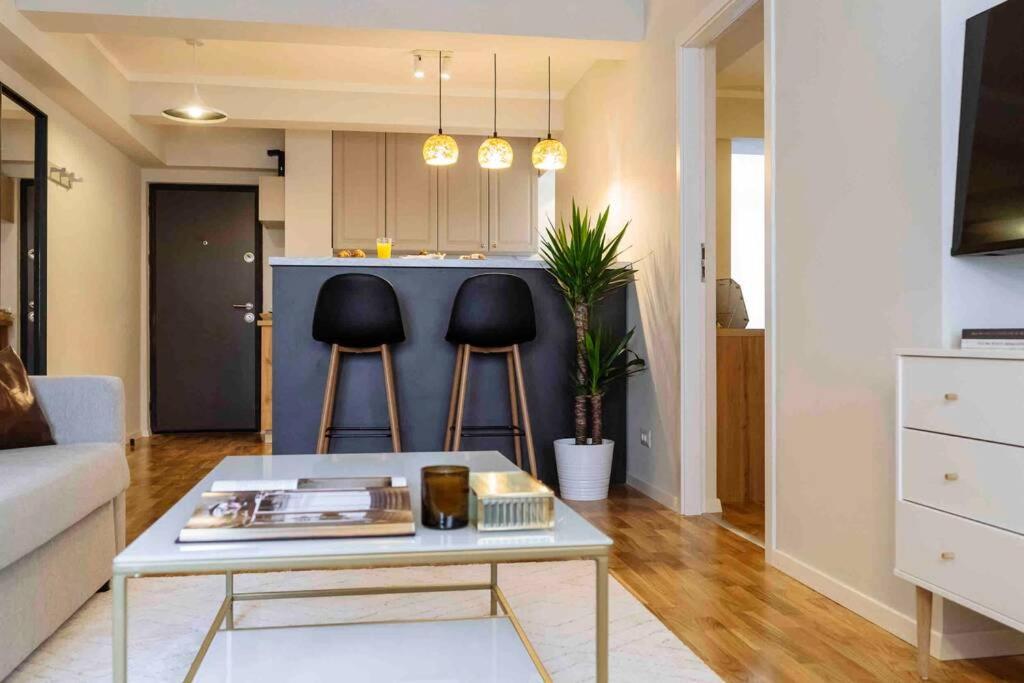 Ferienwohnung Stunning Views 2BR Intercontinental Flat Bukarest Exterior foto