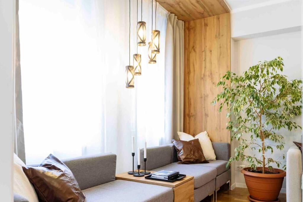 Ferienwohnung Stunning Views 2BR Intercontinental Flat Bukarest Exterior foto