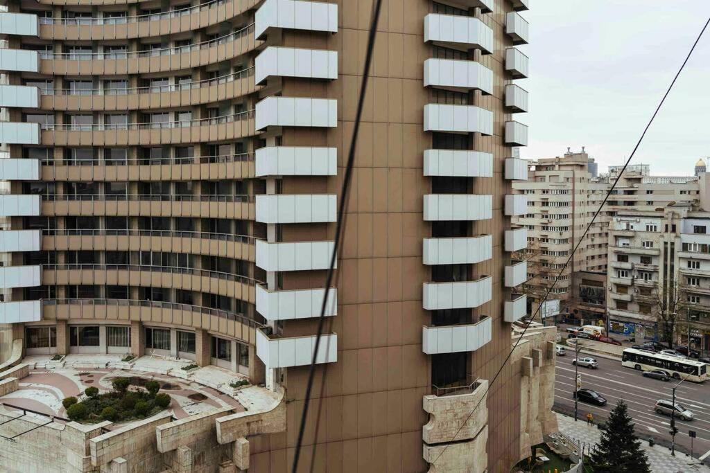 Ferienwohnung Stunning Views 2BR Intercontinental Flat Bukarest Exterior foto