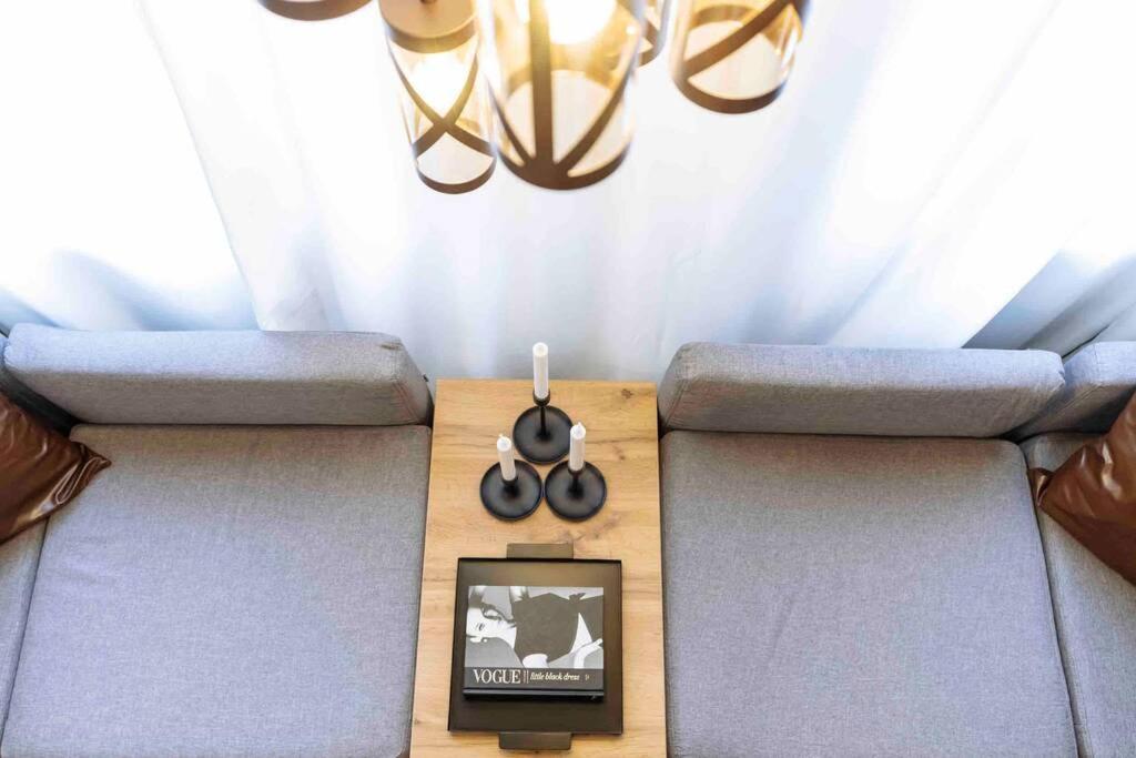 Ferienwohnung Stunning Views 2BR Intercontinental Flat Bukarest Exterior foto