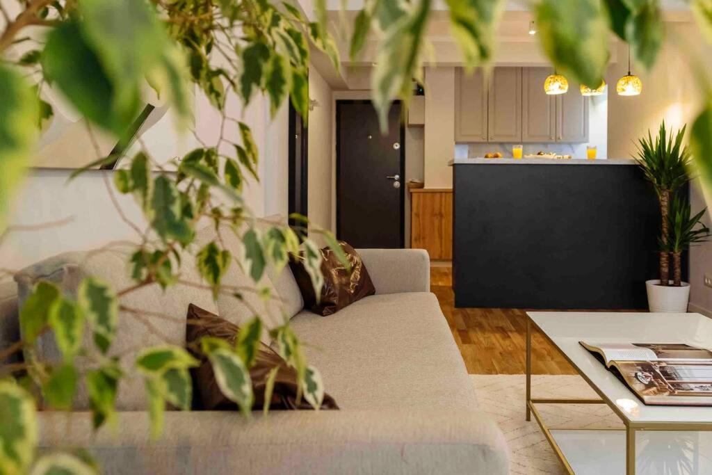 Ferienwohnung Stunning Views 2BR Intercontinental Flat Bukarest Exterior foto
